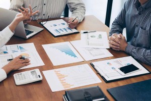 آیا مدیر پروژه می‌تواند تحلیلگر کسب‌وکار باشد؟