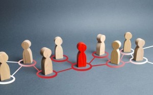 چگونه با تعریف نقش‌ها، تعامل مؤثرتری با ذی‌نفعان پروژه داشته باشیم؟