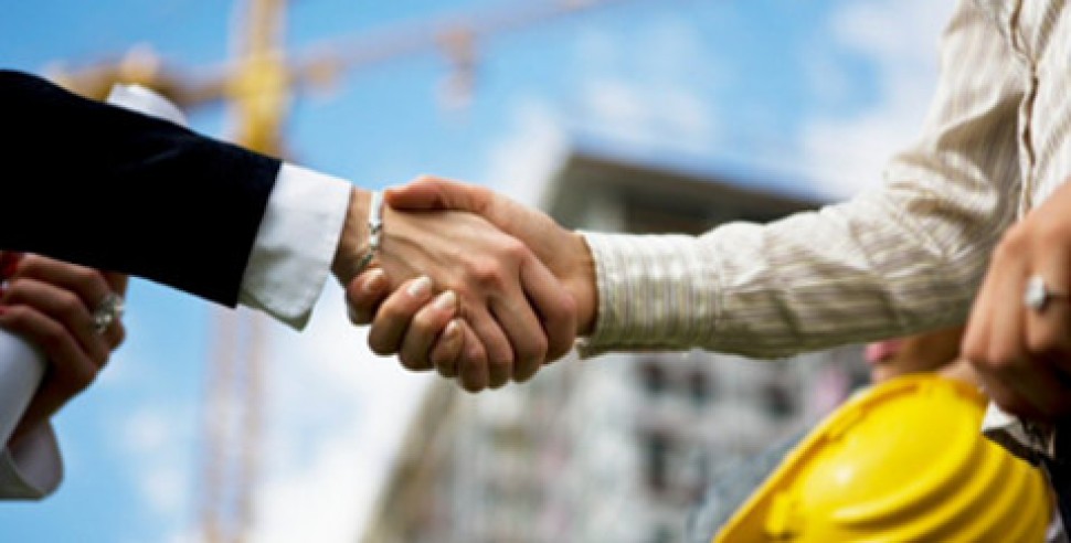 بررسی ویژگی های صنعت ساخت